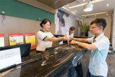 酒店服务以人为本，首先要做到尊重顾客